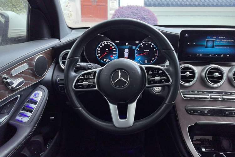Used Mercedes-Benz GLC 2020 GLC 260 L 4MATIC Dynamic Model Steering Wheel