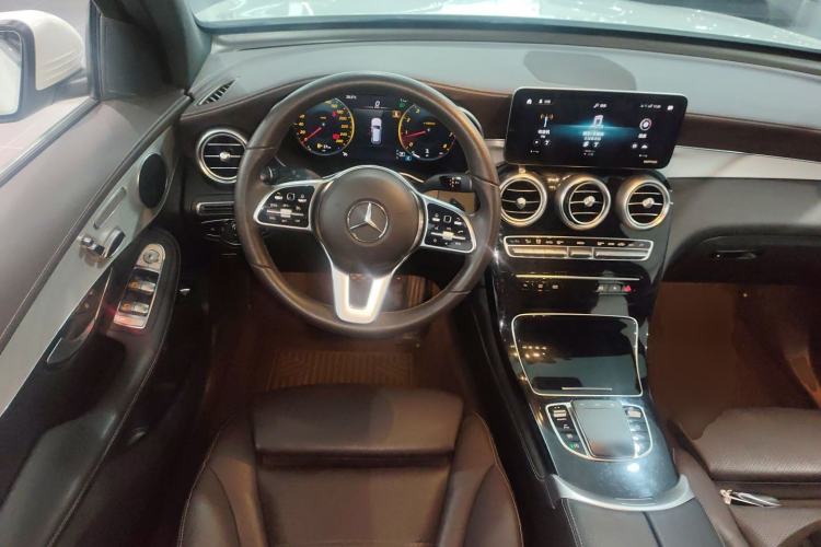 Used Mercedes-Benz GLC 2020 Facelifted GLC 260 L 4MATIC Dynamic Edition Steering Wheel