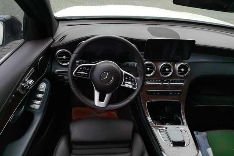 Used Mercedes-Benz GLC 2020 Facelift GLC 300 L 4MATIC Dynamic Edition Steering Wheel