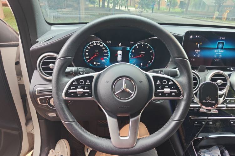 Used Mercedes-Benz GLC 2020 Facelift GLC 260 L 4MATIC Luxury Edition Steering Wheel