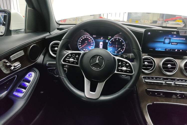 Used Mercedes-Benz GLC 2020 GLC 300 L 4MATIC Dynamic Edition Steering Wheel