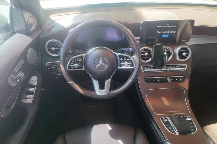 Used Mercedes-Benz GLC 2020 GLC 300 L 4MATIC Dynamic Edition Steering Wheel