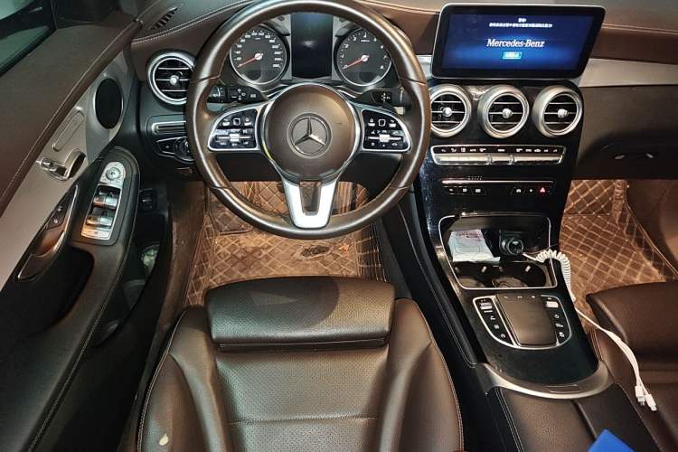 Used Mercedes-Benz GLC 2020 GLC 260 L 4MATIC Dynamic Model Steering Wheel