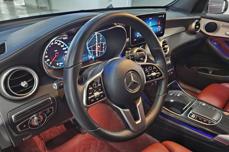 Used Mercedes-Benz GLC 2020 GLC 300 L 4MATIC Dynamic Edition Steering Wheel
