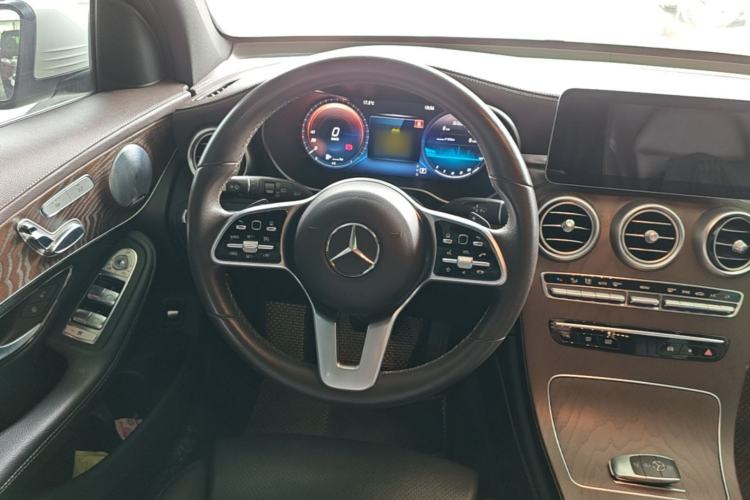 Used Mercedes-Benz GLC 2020 GLC 260 L 4MATIC Luxury Model Steering Wheel