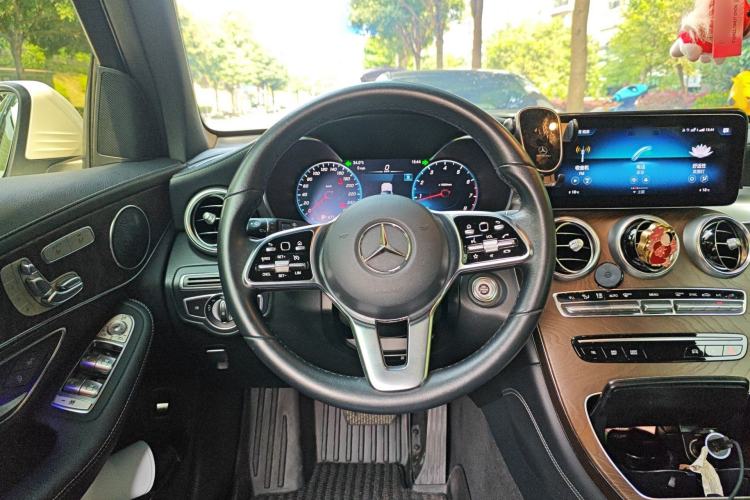 Used Mercedes-Benz GLC 2020 GLC 300 L 4MATIC Dynamic Edition Steering Wheel