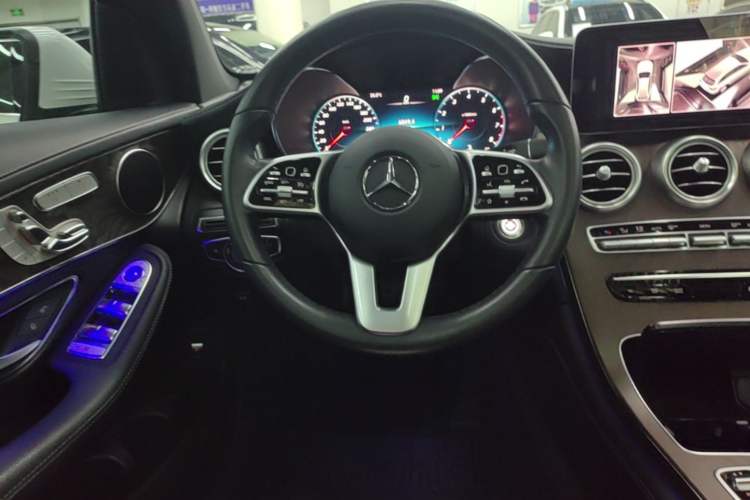 Used Mercedes-Benz GLC 2020 GLC 300 L 4MATIC Dynamic Edition Steering Wheel