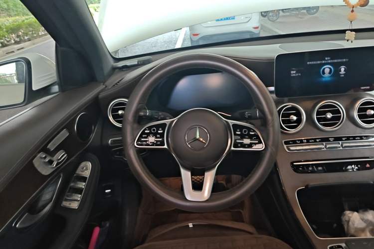Used Mercedes-Benz GLC 2020 Facelift GLC 300 L 4MATIC Dynamic Edition Steering Wheel