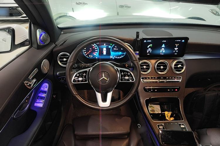 Used Mercedes-Benz GLC 2020 Facelift GLC 260 L 4MATIC Luxury Edition Steering Wheel