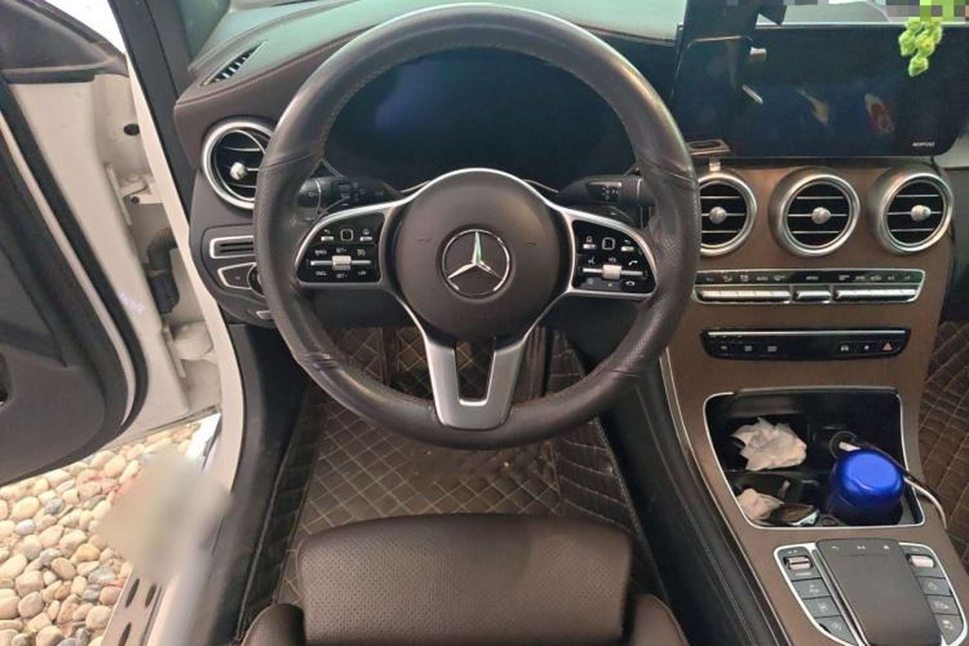 Used Mercedes-Benz GLC 2020 GLC 300 L 4MATIC Dynamic Edition Steering Wheel