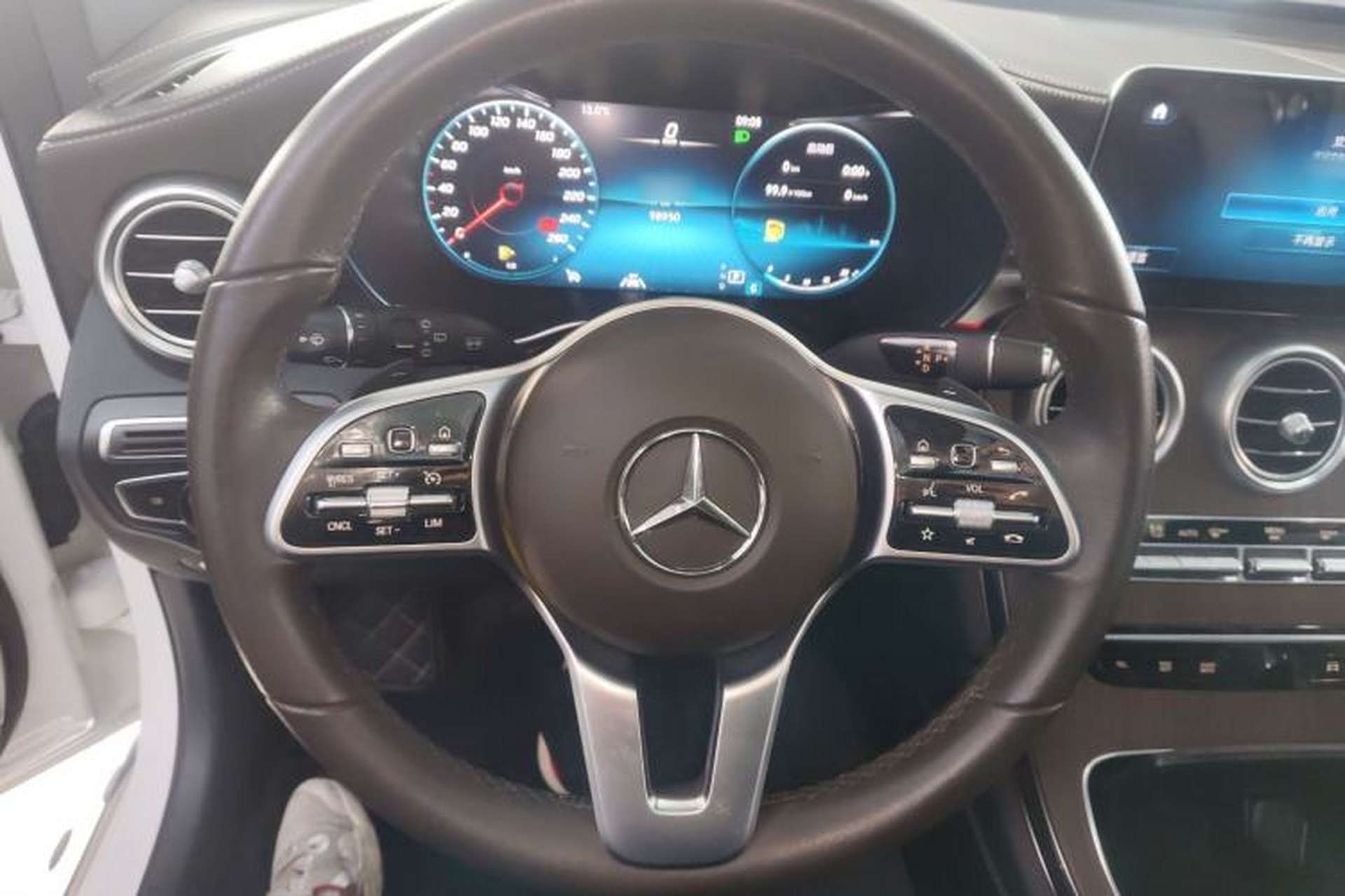 Used Mercedes-Benz GLC 2020 GLC 300 L 4MATIC Dynamic Edition Steering Wheel