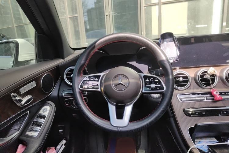 Used Mercedes-Benz GLC 2020 Facelift GLC 260 L 4MATIC Luxury Edition Steering Wheel