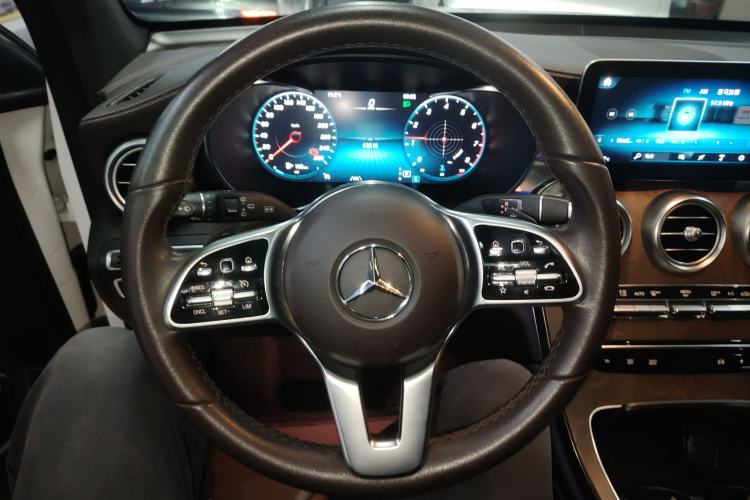 Used Mercedes-Benz GLC 2020 Facelift GLC 300 L 4MATIC Dynamic Edition Steering Wheel