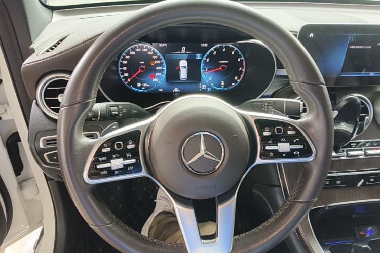 Used Mercedes-Benz GLC 2020 Facelifted GLC 300 L 4MATIC Luxury Edition Steering Wheel