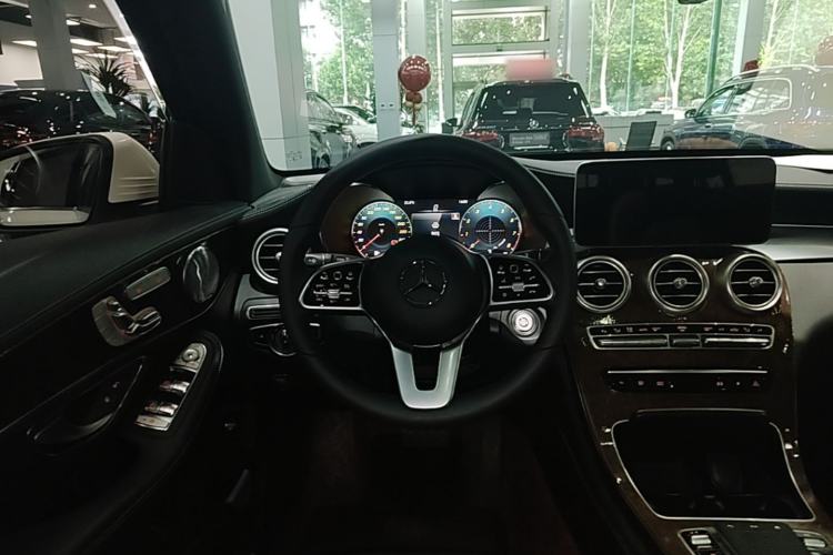 Used Mercedes-Benz GLC 2020 Facelift GLC 300 L 4MATIC Dynamic Edition Steering Wheel