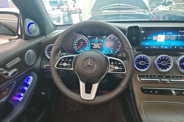 Used Mercedes-Benz GLC 2020 Facelift GLC 260 L 4MATIC Luxury Edition Steering Wheel