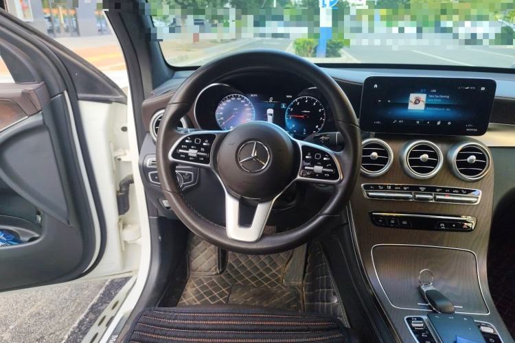 Used Mercedes-Benz GLC 2020 Facelift GLC 300 L 4MATIC Dynamic Edition Steering Wheel