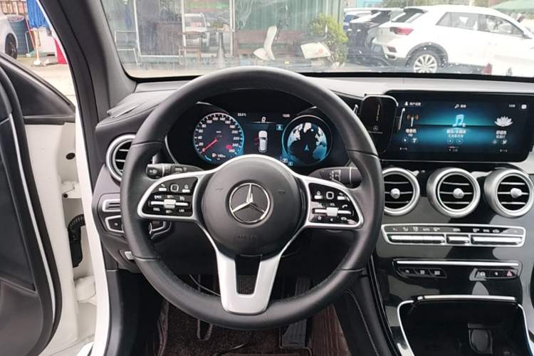 Used Mercedes-Benz GLC 2020 Facelifted GLC 260 L 4MATIC Dynamic Edition Steering Wheel