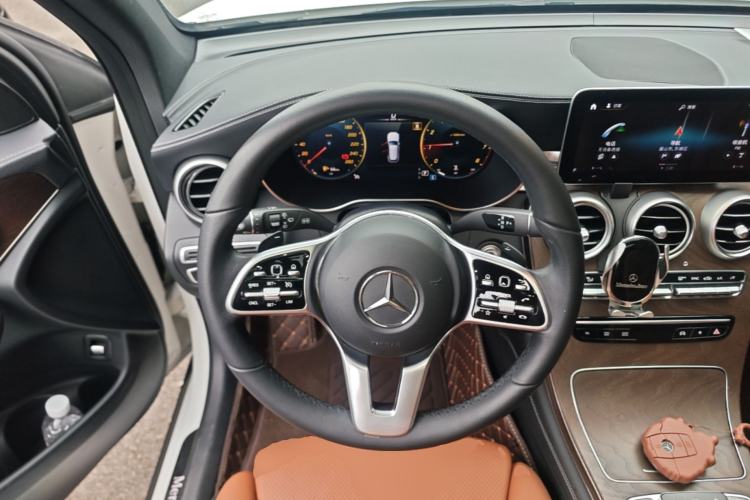 Used Mercedes-Benz GLC 2020 GLC 260 L 4MATIC Luxury Model Steering Wheel