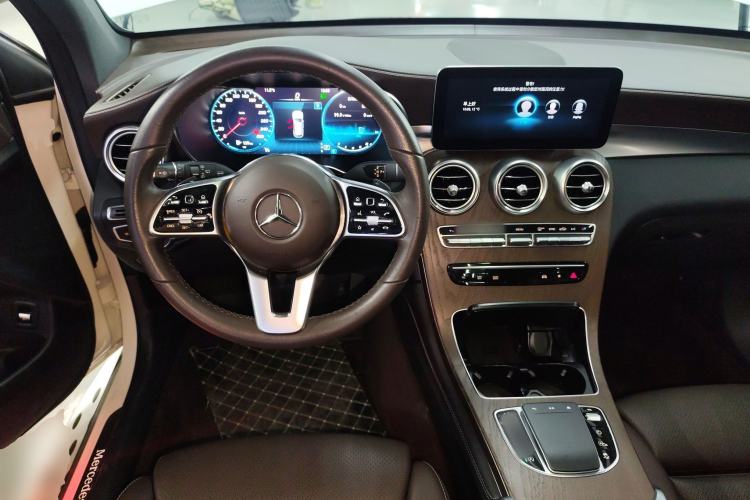 Used Mercedes-Benz GLC 2020 Facelift GLC 260 L 4MATIC Luxury Edition Steering Wheel