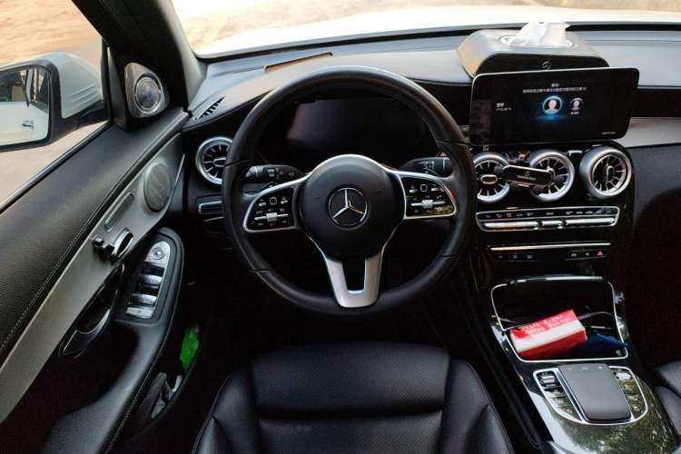 Used Mercedes-Benz GLC 2020 Facelifted GLC 260 L 4MATIC Dynamic Edition Steering Wheel