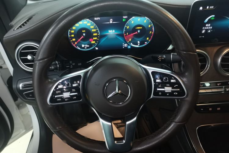 Used Mercedes-Benz GLC 2020 Facelift GLC 260 L 4MATIC Luxury Edition Steering Wheel