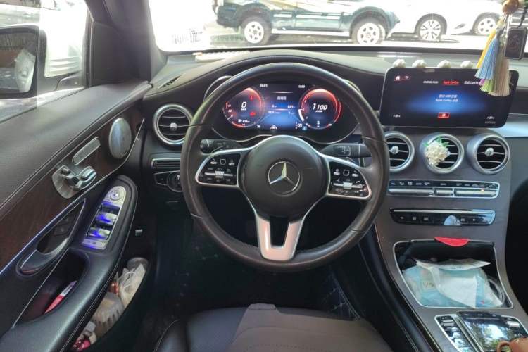 Used Mercedes-Benz GLC 2020 GLC 300 L 4MATIC Dynamic Edition Steering Wheel