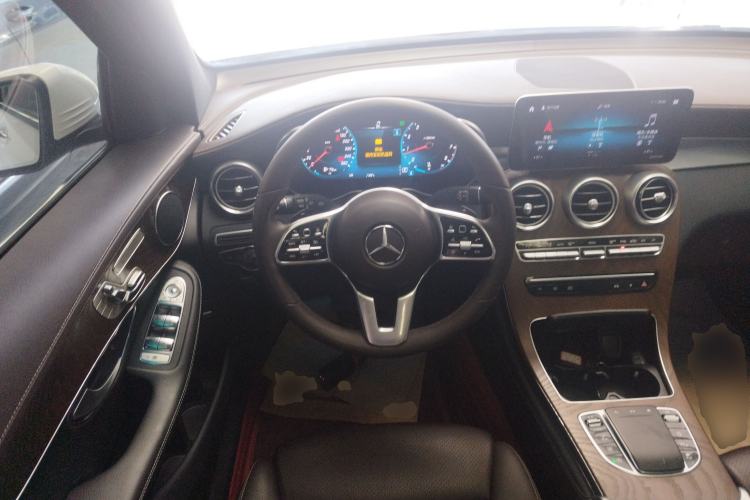 Used Mercedes-Benz GLC 2020 GLC 300 L 4MATIC Dynamic Edition Steering Wheel