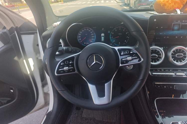Used Mercedes-Benz GLC 2020 Facelifted GLC 260 L 4MATIC Dynamic Edition Steering Wheel