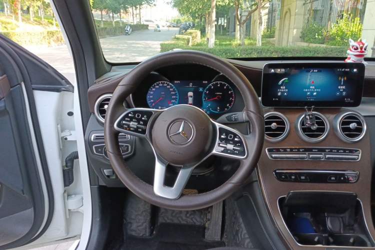Used Mercedes-Benz GLC 2020 GLC 300 L 4MATIC Dynamic Edition Steering Wheel