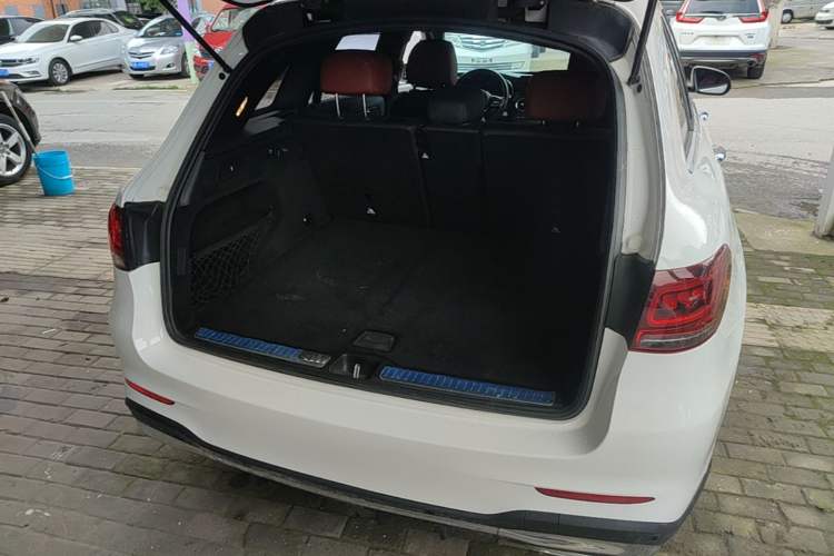 Used Mercedes-Benz GLC 2020 Facelift GLC 260 L 4MATIC Luxury Edition Trunk