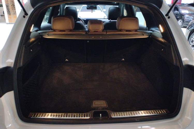 Used Mercedes-Benz GLC 2020 GLC 300 L 4MATIC Dynamic Edition Trunk