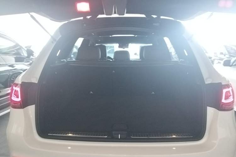 Used Mercedes-Benz GLC 2020 GLC 300 L 4MATIC Dynamic Edition Trunk