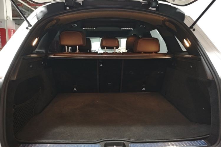 Used Mercedes-Benz GLC 2020 Facelift GLC 260 L 4MATIC Luxury Edition Trunk