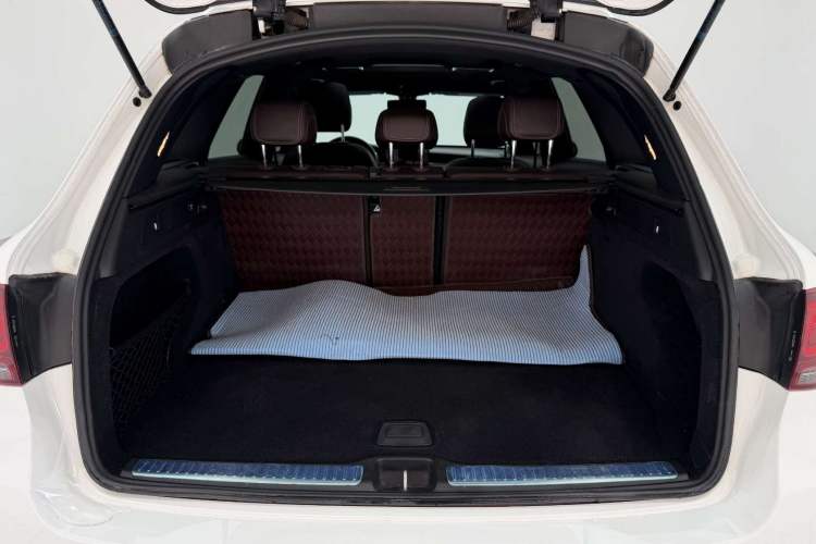 Used Mercedes-Benz GLC 2020 Facelifted GLC 260 L 4MATIC Dynamic Edition Trunk