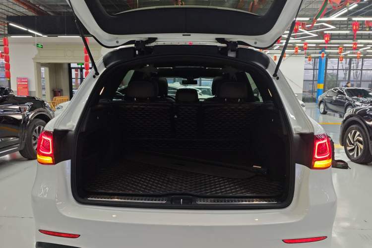 Used Mercedes-Benz GLC 2020 GLC 260 L 4MATIC Luxury Model Trunk