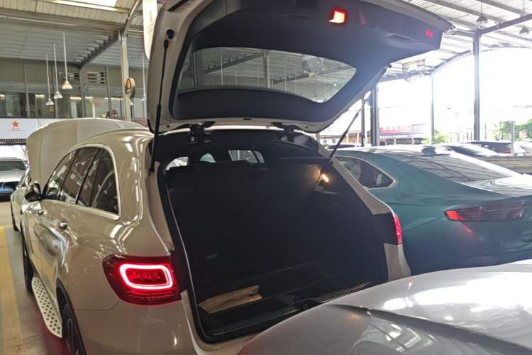 Used Mercedes-Benz GLC 2020 Facelift GLC 300 L 4MATIC Dynamic Edition Trunk