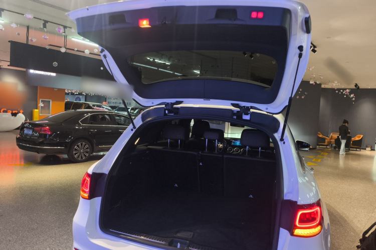 Used Mercedes-Benz GLC 2020 GLC 300 L 4MATIC Luxury Model Trunk