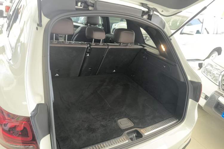 Used Mercedes-Benz GLC 2020 GLC 300 L 4MATIC Dynamic Edition Trunk