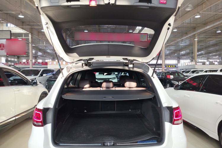 Used Mercedes-Benz GLC 2020 GLC 260 L 4MATIC Dynamic Model Trunk
