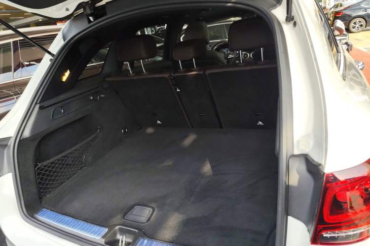 Used Mercedes-Benz GLC 2020 GLC 300 L 4MATIC Dynamic Edition Trunk