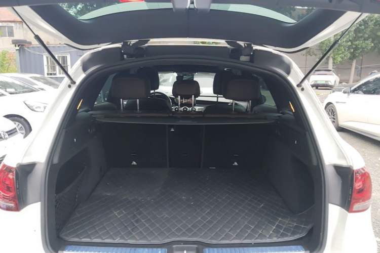 Used Mercedes-Benz GLC 2020 Facelift GLC 300 L 4MATIC Dynamic Edition Trunk