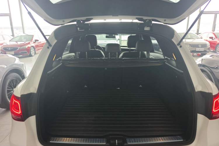 Used Mercedes-Benz GLC 2020 GLC 260 L 4MATIC Dynamic Model Trunk