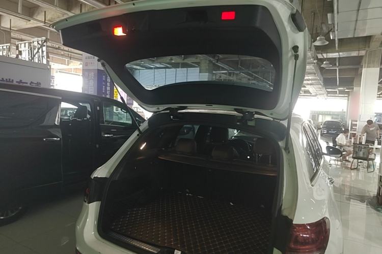 Used Mercedes-Benz GLC 2020 Facelifted GLC 260 L 4MATIC Dynamic Edition Trunk