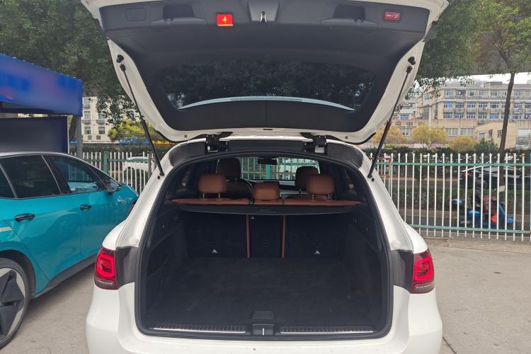 Used Mercedes-Benz GLC 2020 GLC 260 L 4MATIC Dynamic Model Trunk