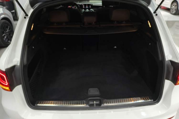 Used Mercedes-Benz GLC 2020 Facelift GLC 300 L 4MATIC Dynamic Edition Trunk