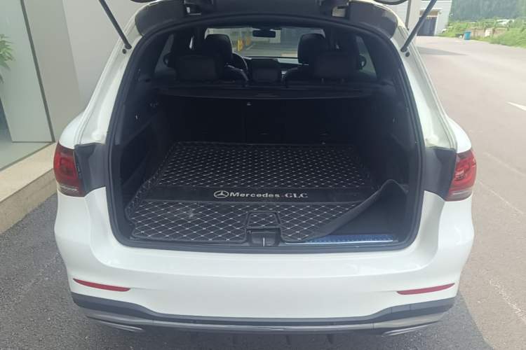 Used Mercedes-Benz GLC 2020 Facelift GLC 260 L 4MATIC Luxury Edition Trunk