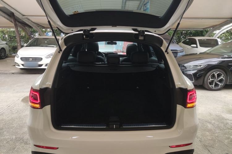 Used Mercedes-Benz GLC 2020 Facelift GLC 300 L 4MATIC Dynamic Edition Trunk
