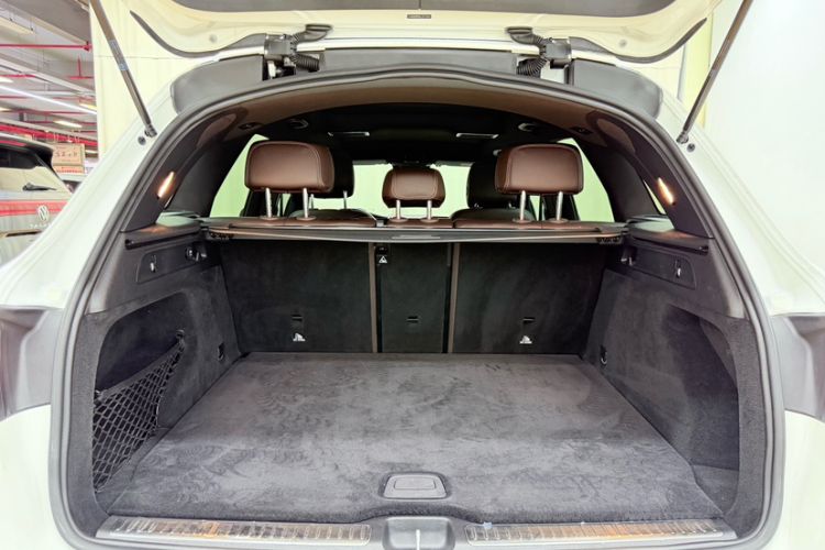 Used Mercedes-Benz GLC 2020 Facelifted GLC 300 L 4MATIC Luxury Edition Trunk