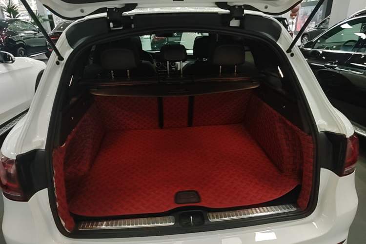 Used Mercedes-Benz GLC 2020 Facelift GLC 300 L 4MATIC Dynamic Edition Trunk